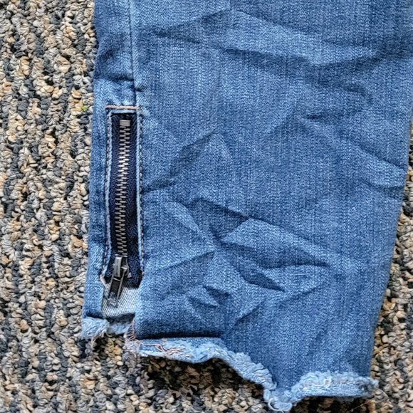 1822 Denim Ripped Zipper Frayed Edge Distressed Leggings Size 10 - Picture 11 of 15